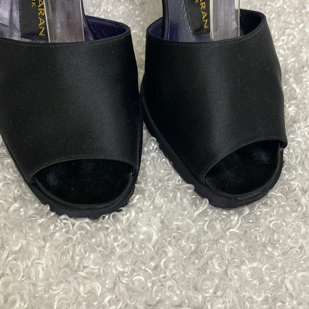 Donna Karan Ladies Size 7 Black High Heel Shoes